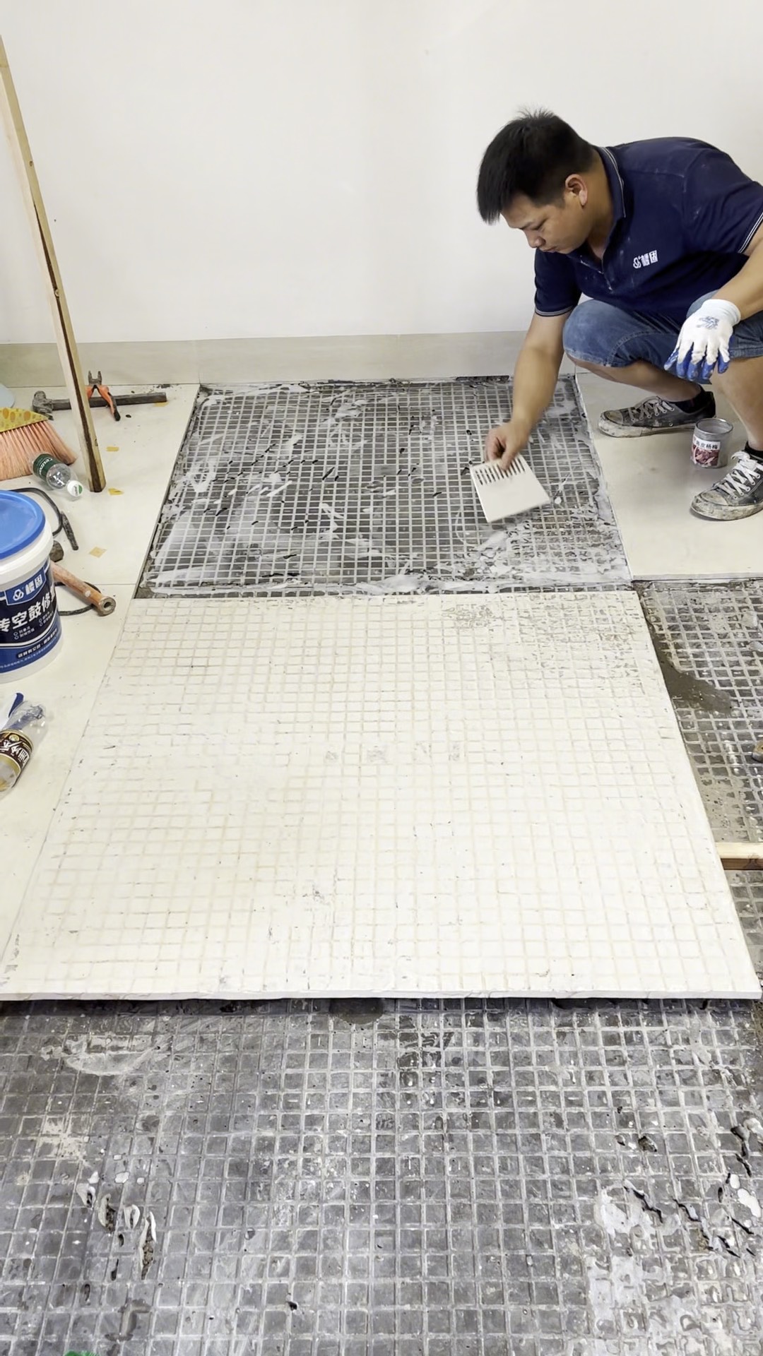 地面瓷砖空鼓怎么修复(地面瓷砖空鼓怎么修复视频教程)